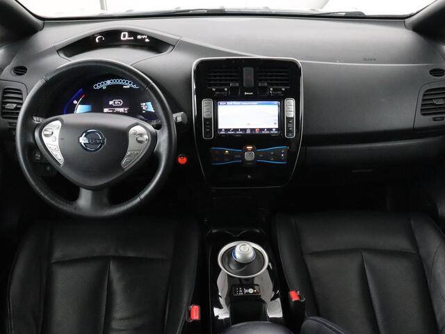 Nissan LEAF 30 kWh | SOH 88% | Leder | Stoelverwarming | Trekhaak | 360 Camera | Navigatie | Achterbankverwarming | Bose Sound | Bluetooth | Climate control | Cruise control | Origineel NL