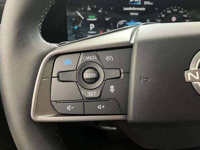 Nissan LEAF Advance 52 kWh / ¤2.000,- Nissan Introductievoordeel / 10 Jaar Nissan More Garantie / Nieuw uit Voorraad Leverbaar / Google Maps Navigatie / 3D Achterverlichting / Panoramadak / BOSE Personal Audio / Stoel- en Stuurverwarming / Lederen Bekleding / 360 Gra