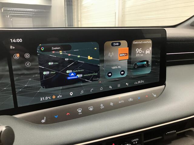 Nissan LEAF Advance 52 kWh / ¤2.000,- Nissan Introductievoordeel / 10 Jaar Nissan More Garantie / Nieuw uit Voorraad Leverbaar / Google Maps Navigatie / 3D Achterverlichting / Panoramadak / BOSE Personal Audio / Stoel- en Stuurverwarming / Lederen Bekleding / 360 Gra