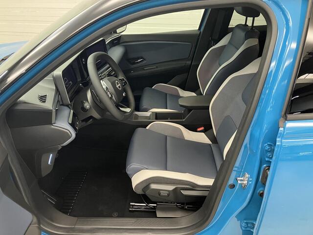 Nissan MICRA EVOLVE 52 kWh / ¤2500,- Eindejaarsvoordeel / Nieuw uit Voorraad Leverbaar / 417 KM WLTP / Lederen Bekleding / Harman Kardon Premium Audio / Google Maps Navigatie /