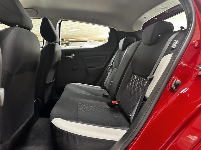 Nissan MICRA 1.0L Acenta/ 15'' LMV/ Airco/ Cruise/ Elek. pakket/ Isofix/ Bluetooth/ Multi. LEDER. Stuur/ LED Dagrijverl./ Getint glas/ Metallic lak.