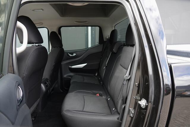 Nissan NAVARA 2.3dCi 190Pk Aut. | Double Cab | 5-Persoons | N-Connecta | 4WD | Achteruitrijcamera | Treeplanken | 18''