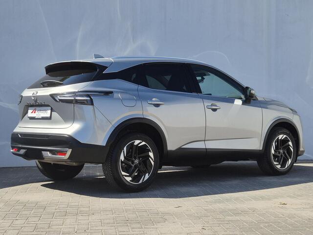 Nissan QASHQAI 1.3 MHEV Xtronic N-Connecta Automaat / HUD / Nieuw Model / Facelift / Design Pack / Cold Pack / Allseason banden / Trekgewicht 1800 kg / Stuur-, Stoel en Voorruitverwarming / Elektrische achterklep /Rondomzicht camera / Adaptief CC /