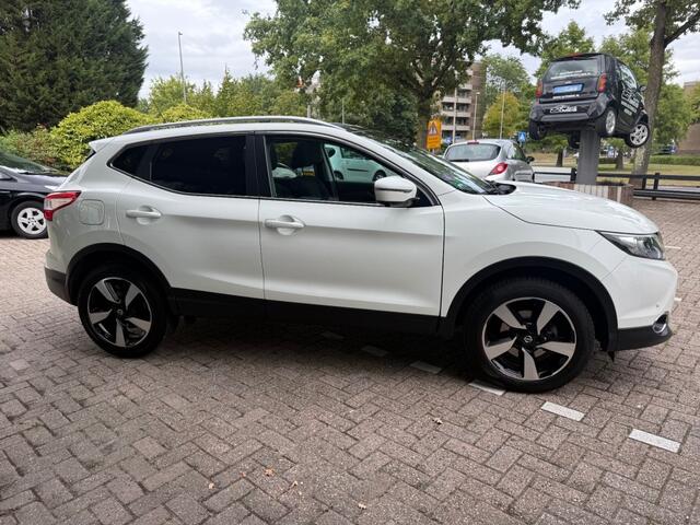 Nissan QASHQAI 1.2 N-Connecta Panoramadak Navi DAB+ Stoelverw.