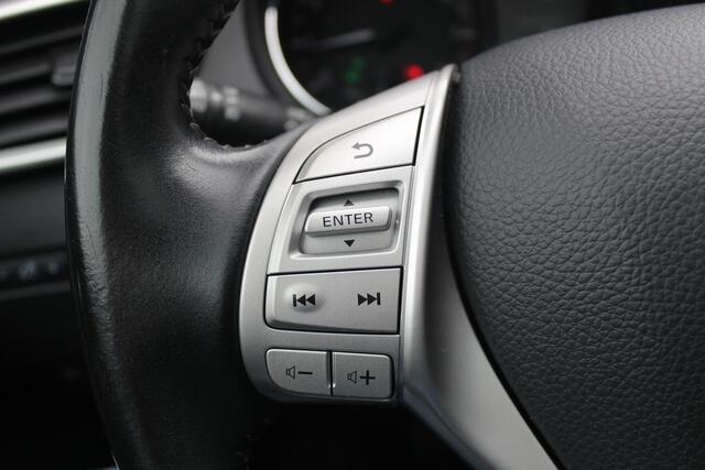 Nissan QASHQAI 1.6 Tekna 164pk | incl. 12 maanden garantie | Trekhaak | 360 camera | Cruise | Navigatie | Bluetooth | Climate control | Lane assist | Stoelverwarming | Panoramadak | 19" lmv | Parkeersensoren V+A | Keyless entry + start | Dodehoek detectie |