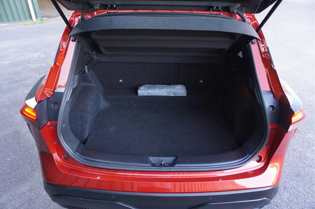 Nissan QASHQAI 1.3 MHEV 140pk Acenta + 360 camera/ Navi/ LED/ Carplay/ Adapt. Cruise/ Garantie!