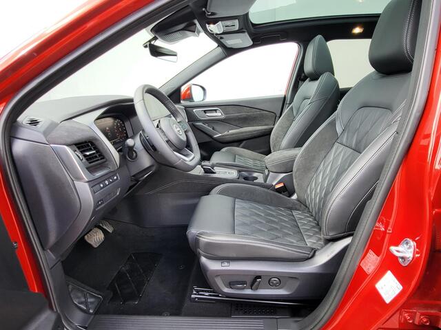Nissan QASHQAI 1.3 MHEV Xtronic Tekna Plus / Zeer compleet / 1.800 kg trekgewicht / Facelift / Panorama dak / HUD / Adapt. CC / Elektr. klep / Elektr. stoelen met massagefunctie / Navi / Apple Carplay Android / 20" LM wielen /