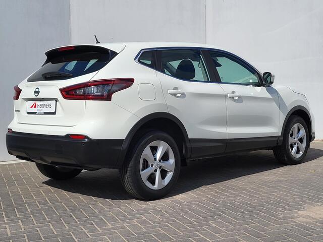Nissan QASHQAI 1.3 MHEV Xtronic Automaat Acenta / Dealer onderhouden / Trekgewicht 1800 kg / Climate control / Verwarmde voorstoelen / Achteruitrijcamera / 17 inch velgen / Navigatie via Apple CarPlay Android / DAB /