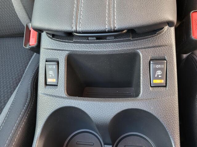 Nissan QASHQAI 1.3 MHEV Xtronic Automaat Acenta / Dealer onderhouden / Trekgewicht 1800 kg / Climate control / Verwarmde voorstoelen / Achteruitrijcamera / 17 inch velgen / Navigatie via Apple CarPlay Android / DAB /