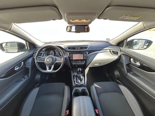 Nissan QASHQAI 1.3 DIG-T N-Connecta / Apple Carplay & Android auto / Stoelverwarming / All season banden / Trekhaak (1500kg) / Navigatie / Cruise control / Climate control