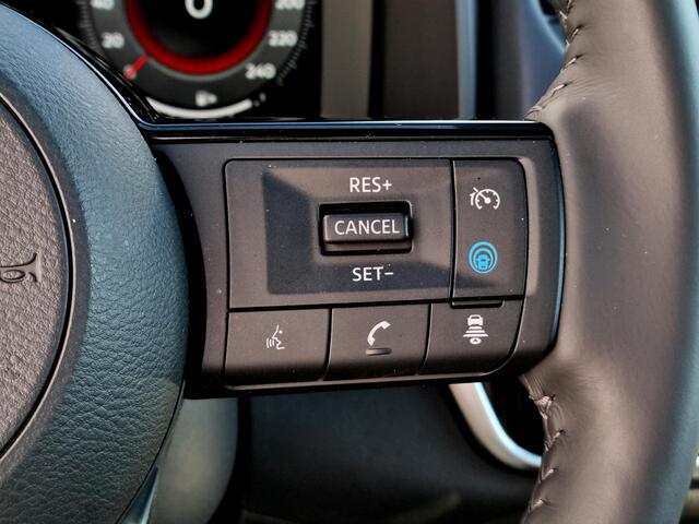 Nissan QASHQAI 1.3 MHEV Tekna / Trekhaak ( 1.400 KG ) / All season banden / Panoramadak / Elektrische kofferbak / Elektrisch verstelbare bestuurdersstoel