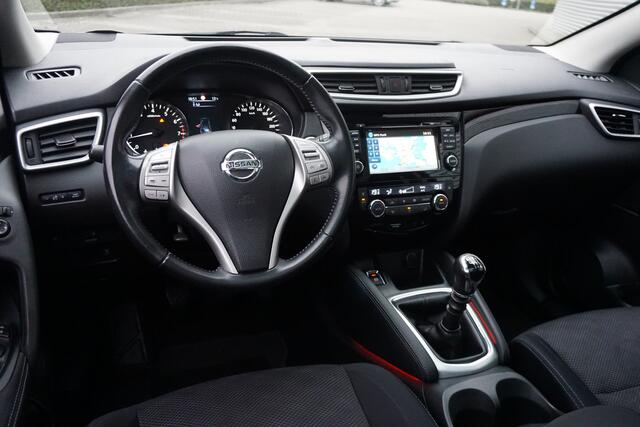 Nissan QASHQAI 1.2 N-Connecta Airco / Navi / Camera / Glazen dak / Parkeers. / Trekhaak / NAP