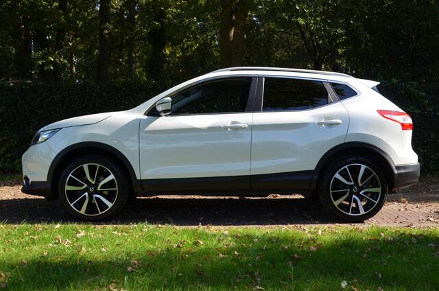 Nissan QASHQAI 1.2 N-Connecta Navi/Pdc/Ecc/Panoramadak/360 graden camera/Trekhaak/Extra getint glas