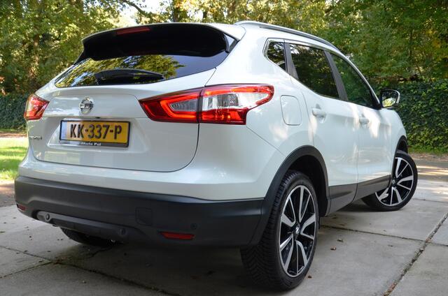 Nissan QASHQAI 1.2 N-Connecta Navi/Pdc/Ecc/Panoramadak/360 graden camera/Trekhaak/Extra getint glas