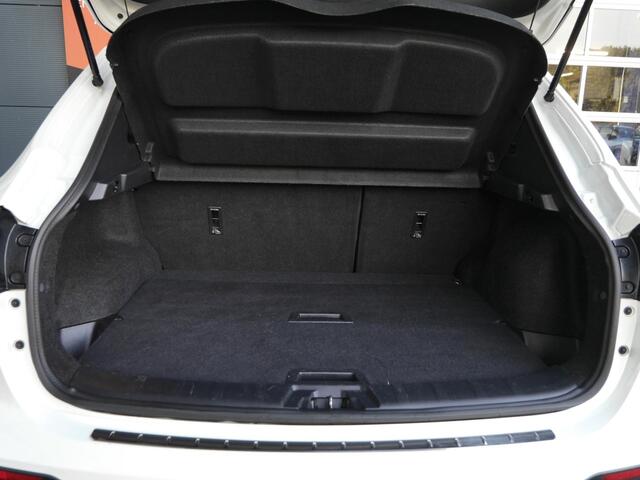 Nissan QASHQAI 1.2 N-Connecta | Panoramadak | Trekhaak | Parkeersensoren achter | Camera | Climate control | All season banden | Navigatie | Keyless entry & Start