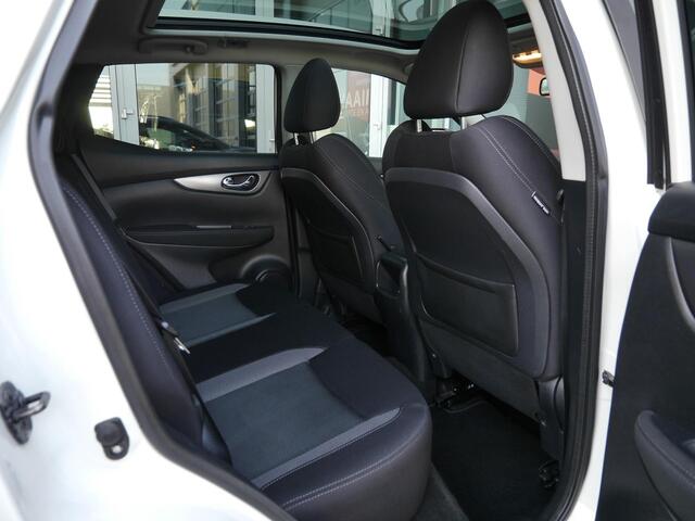 Nissan QASHQAI 1.2 N-Connecta | Panoramadak | Trekhaak | Parkeersensoren achter | Camera | Climate control | All season banden | Navigatie | Keyless entry & Start