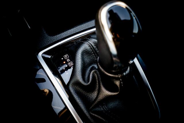 Nissan QASHQAI 1.2 N-Connecta Automaat I 1e Eig. I Dealer Onderh. I Trekhaak | Panoramadak