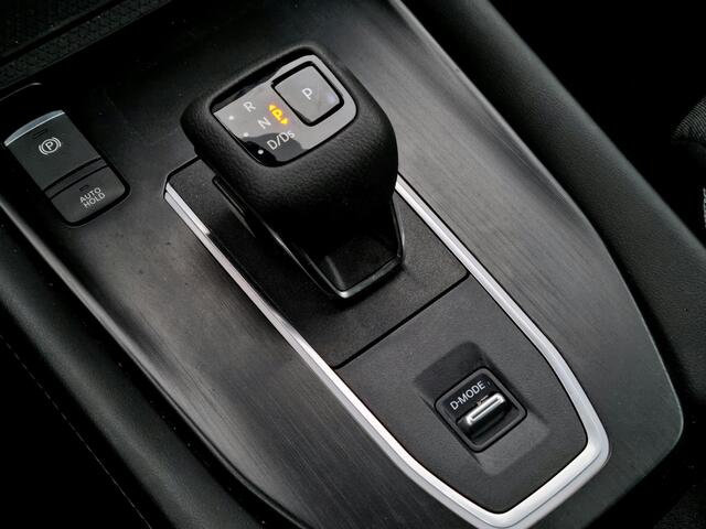 Nissan QASHQAI 1.3 MHEV Xtronic Tekna / Trekhaak ( 1.800 kg ) / All season banden / Apple carplay / Android Auto / Head-up Display / Elektrische kofferbak