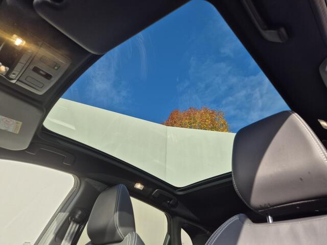 Nissan QASHQAI 1.3 MHEV Xtronic Tekna Plus / Nieuw Model / Facelift / 1800kg Trekgewicht / HUD / Apple Carplay Android Auto / Panoramadak / Stuur-, Stoel en Voorruitverwarming / Elektrische achterklep / Stoel met massage functie