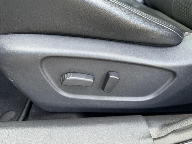 Nissan QASHQAI 1.2 Tekna *Trekhaak & Stoelverwarming*