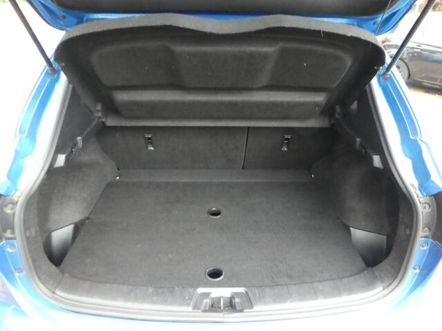 Nissan QASHQAI 1.2 Business Edition Pano dak, 360 Camera, Trekhaak, Clima, Navi, 18 " Lm