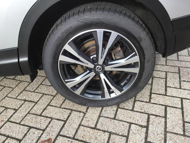 Nissan QASHQAI 1.3 DIG-T 140 N-Connecta+Design Pack