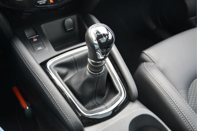 Nissan QASHQAI 1.2 Tekna Navigatie, Panoramadak, Trekhaak, 19"Lm, Half Leder, 360 Camera, LED, Climate Conttrol