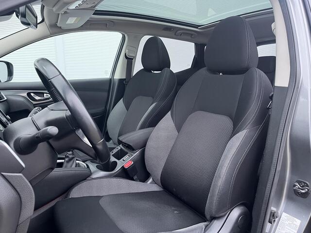 Nissan QASHQAI 1.6 Tekna / airco (automatisch) / Trekhaak (1500 kg) / voorstoelen verwarmd / panoramadak /
