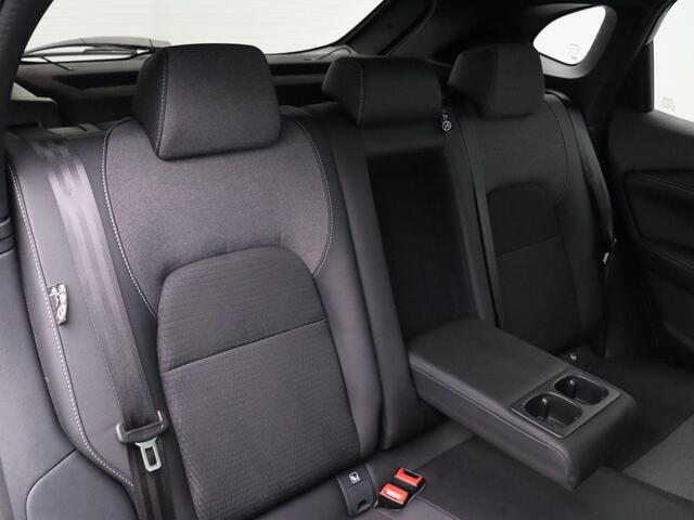 Nissan QASHQAI 158pk MHEV Xtronic N-Connecta | Headup-display | Stoel, stuur en voorrruit verwarming | Rondomzicht camera | Elektrische kofferklep | Pilot assist |