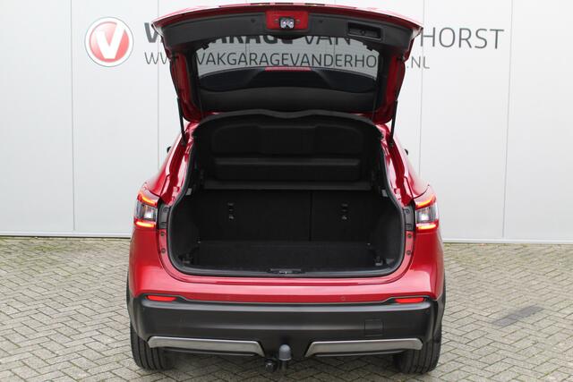 Nissan QASHQAI 1.2-115pk Tekna. Erg nette, luxe en betrouwbare hoogzitter ! Autm. airco, cruise control, 360gr camera, trekhaak, privacy glass, LM wielen, panoramadak, metallic lak, elektr. verstelb. best. stoel, telefoonvoorb., navigatie, LED verlichting etc.