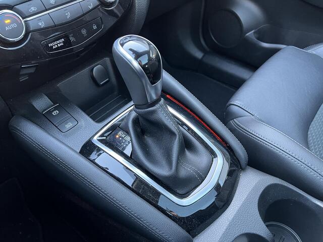 Nissan QASHQAI 1.3 DIG-T Tekna Automaat | Trekhaak | Navigatie