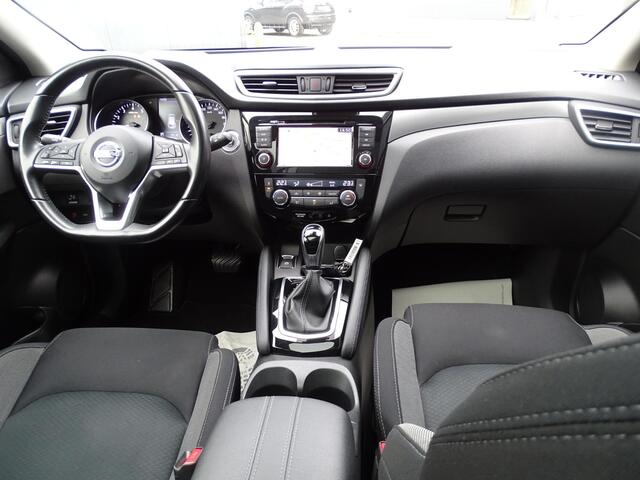 Nissan QASHQAI 1.3 DIG-T N-Connecta AUTOMAAT | PANORAMA DAK | FULL LED PAKKET | WINTER PAKKET | STOELVERWARMING | NAVIAGTIE | ACHTERUIT RIJ CAMERA | AFNEEMBARE TREKHAAK | AIRCO/ECC |