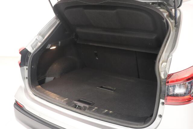 Nissan QASHQAI 1.2 Tekna | 360° Camera | Panoramadak | Stoelverwarming | Climate control | Navigatie | Elektr. bestuurdersstoel |