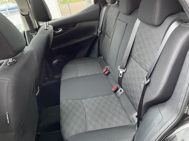 Nissan QASHQAI 1.2 N-Connecta / AUTOMAAT / PANORAMADAK / ACHTERUITRIJCAMERA/ PARKEERSENSOREN / TREKHAAK