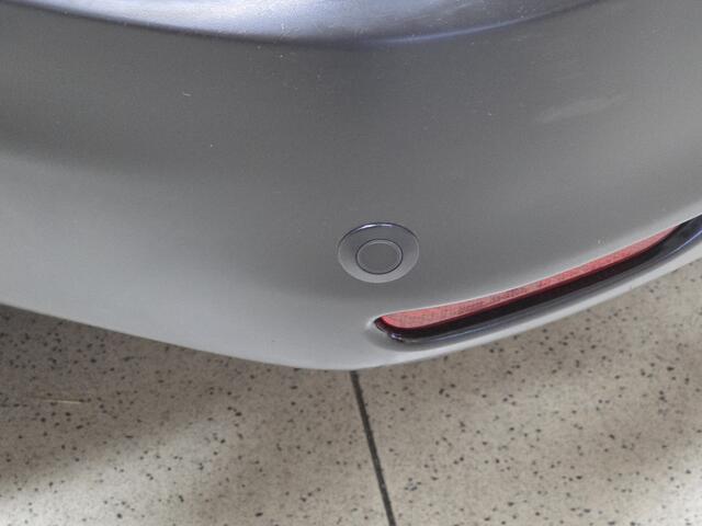 Nissan QASHQAI 1.2 N-Connecta/ Parelmoer wit!/ Trekhaak/ 360° Camera/ 18'' LMV/ Panorama-Dak/ Lane-Assist./ Keyless/ DAB+/ PDC V+A/ Chroom/ Clima/ Cruise/ Bluetooth/ Multi. LEDER. Stuur/ Mistl./ Extra getint glas.