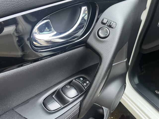 Nissan QASHQAI 1.2 Connect Edition Aut/Ecc/Navi/Pano/Lm