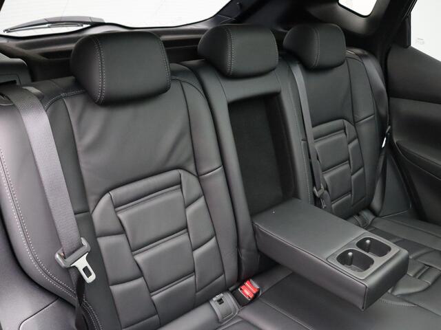 Nissan QASHQAI 158pk DIG-T Design Edition | Panoramdak | Trekhaak | Lederen Bekleding | 19 Inch Velgen | Apple Carplay & Android Auto |