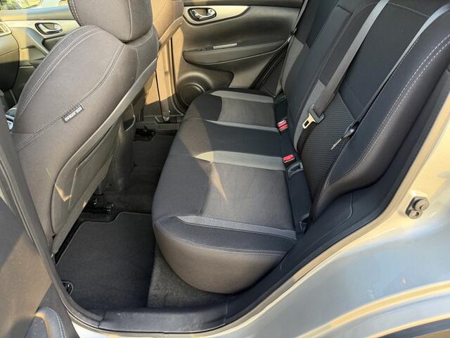 Nissan QASHQAI 1.3 DIG-T N-Connecta / Camera / Parkeersensoren / Trekhaak 1.300KG / Panoramadak / Carplay