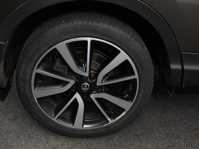 Nissan QASHQAI 1.2 Tekna Airco | Cruise control | LED | Parkeersensoren | Camera | Radio | Lichtmetalen velgen | Verwarmde voorstoelen | Panoramadak | Trekhaak