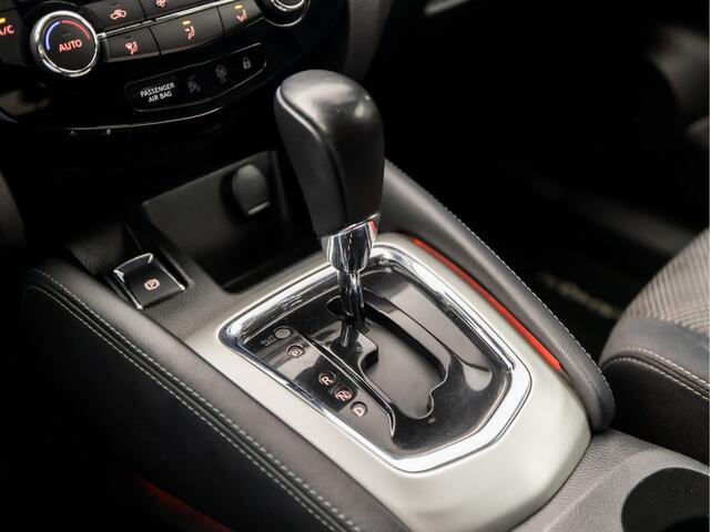 Nissan QASHQAI 1.2 N-Connecta Sport Automaat (PANORAMADAK, NAVIGATIE, CLIMATE, TREKHAAK, 360 CAMERA, SPORTSTOELEN, GETINT GLAS, KEYLESS, NIEUWSTAAT)