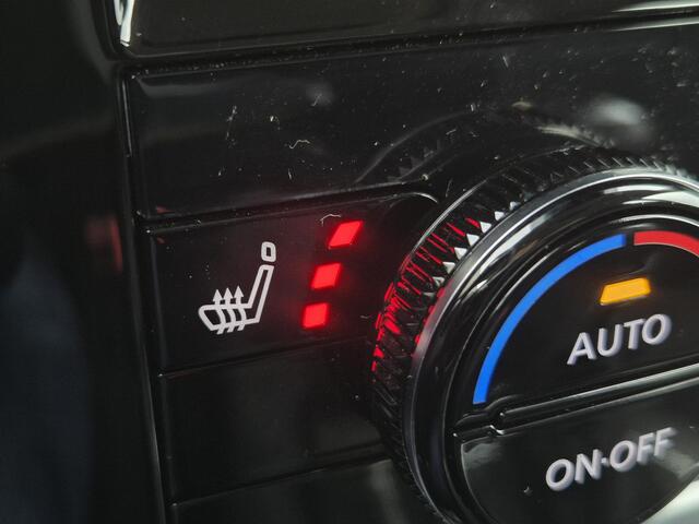 Nissan QASHQAI 1.3 MHEV Acenta Handgeschakeld / Fabrieksgarantie tot 02-2028 / Connect Pack / Cold Pack / Trekgewicht 1400 kg / Rondomzicht camera / Adaptief cruise control / Stuur-, Stoel en Voorruit verwarming / Climate control /