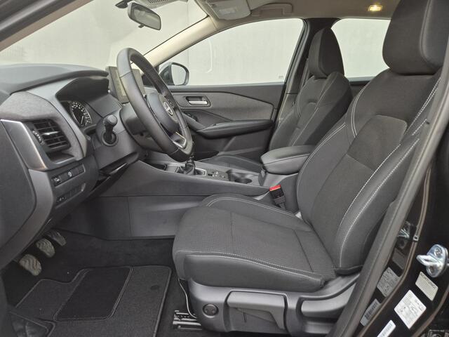 Nissan QASHQAI 1.3 MHEV Acenta Handgeschakeld / Fabrieksgarantie tot 02-2028 / Connect Pack / Cold Pack / Trekgewicht 1400 kg / Rondomzicht camera / Adaptief cruise control / Stuur-, Stoel en Voorruit verwarming / Climate control /