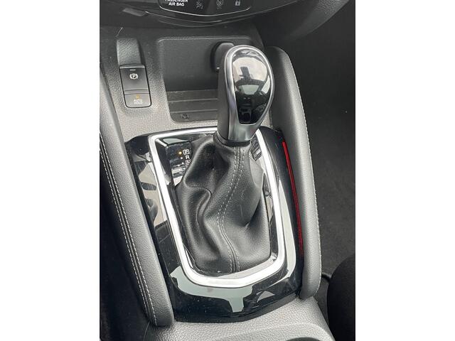 Nissan QASHQAI 1.3 DIG-T 160 Pk N-Connecta Automaat Navigatie, Panoramadak, 18"Lm, Trekhaak, 360 Camera, Climate Control, Cruise Control