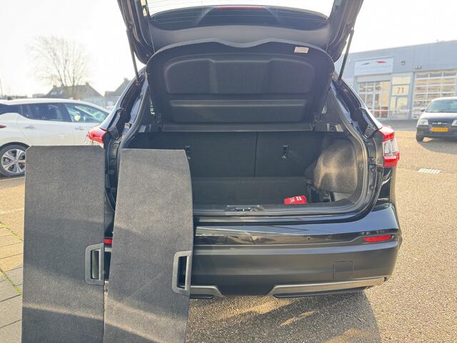 Nissan QASHQAI 1.3 DIG-T Tekna Pro pilot
