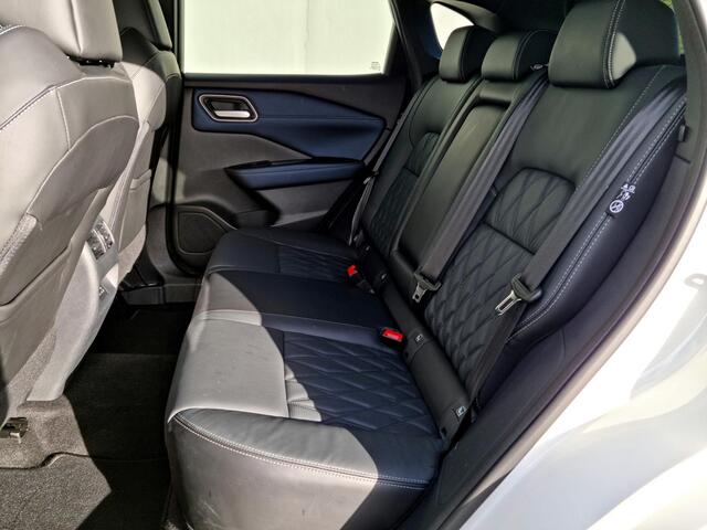 Nissan QASHQAI 1.3 MHEV Xtronic Tekna Plus / Trekhaak ( 1.800 kg ) / All season banden / Apple carplay / Android auto / Lederen bekleding / Bose geluidsinstallatie / Head-up Display