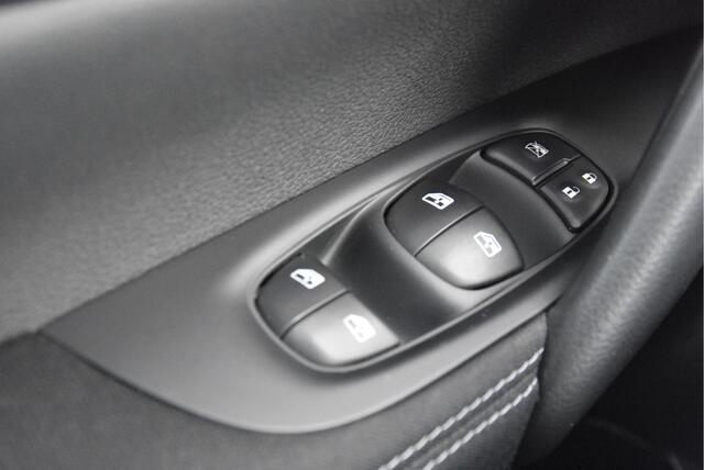 Nissan QASHQAI 1.2 N-Connecta | Trekhaak | Pano |