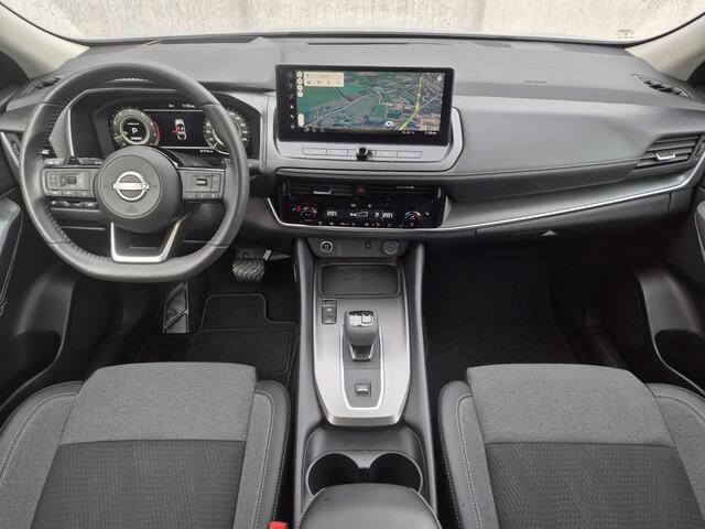 Nissan QASHQAI 1.3 MHEV Xtronic N-Connecta Automaat / Fabrieksgarantie tot 03-2028<100.000 km / 1.800 kg trekgewicht / Panorama dak / All season banden / Cold Pack & Pack Easy / Elektrische klep / Head Up Display / Camera 360° / Stuur-, stoel- en voorruitverwarming / A