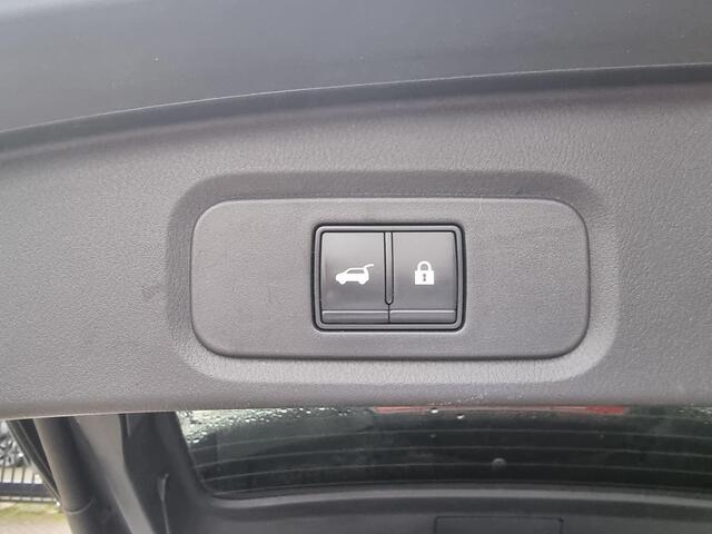 Nissan QASHQAI 1.3 MHEV N-Connecta | Trekhaak | Panoramadak | Elektrische Achterklep |