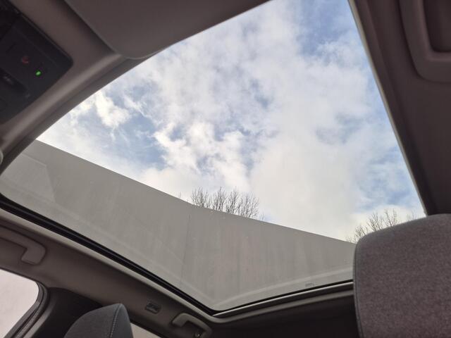 Nissan QASHQAI 1.3 MHEV Xtronic N-Connecta Automaat / Fabrieksgarantie tot 06-2028<100.000 / 1.800 kg trekgewicht / Panorama dak / Elektrische klep / HUD / Camera 360° / Cold pack / Pack Easy / Stuur-, stoel- en voorruitverwarming / Navigatie / Apple Carplay Android /