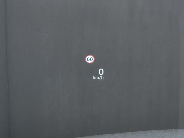 Nissan QASHQAI 1.3 MHEV Xtronic N-Connecta Automaat / Fabrieksgarantie tot 06-2028<100.000 / 1.800 kg trekgewicht / Panorama dak / Elektrische klep / HUD / Camera 360° / Cold pack / Pack Easy / Stuur-, stoel- en voorruitverwarming / Navigatie / Apple Carplay Android /